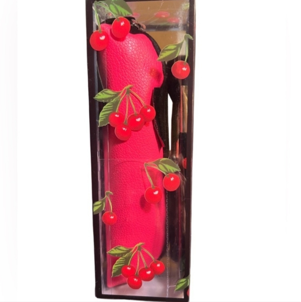 Betsey Johnson Cherry Cosmetic Brush Kit - Picture 5 of 8